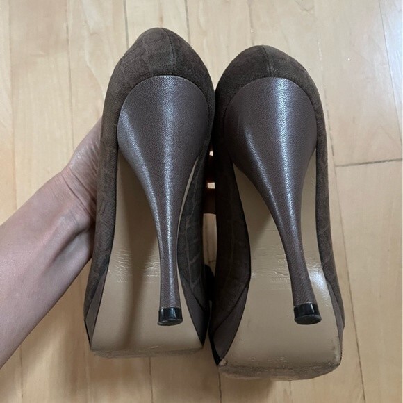 Adrienne Vittadini Collection Peep Toe Bow Leather Platform Pumps in Taupe 7.5 - Picture 9 of 16